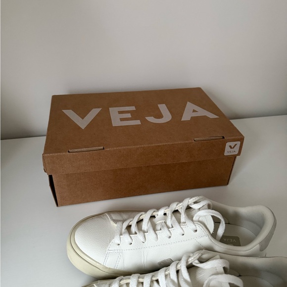 Veja Campo Chromefree Leather Shoes - Picture 3 of 10